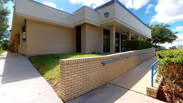 Listing Image #2 - Office for lease at 4101 Clinton Dr, Houston TX 77020