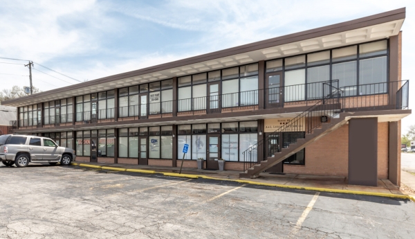 Listing Image #1 - Office for lease at 3460 Hampton Ave, St. Louis MO 63139