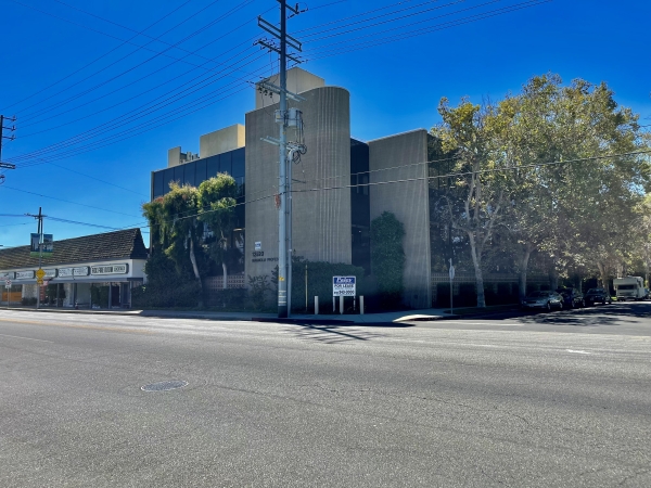 Listing Image #1 - Office for lease at 12520 Magnolia Boulevard, Valley Village CA 91607