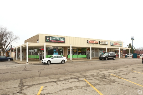 Listing Image #1 - Retail for lease at 29552 Ford Road, Garden City MI 48135