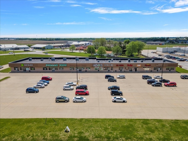 Listing Image #2 - Retail for lease at 1528 W. Springfield Rd, Taylorville IL 62568