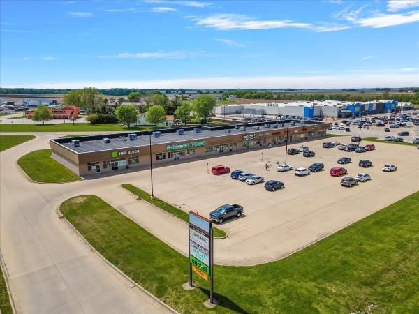 Listing Image #3 - Retail for lease at 1528 W. Springfield Rd, Taylorville IL 62568