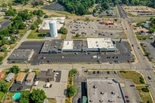 Retail property for lease in Alton, IL