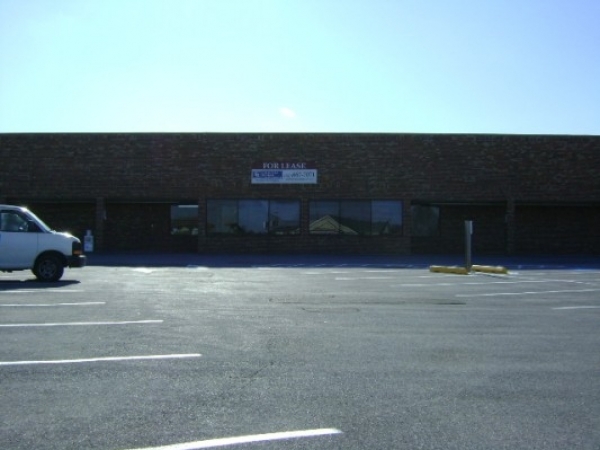 Listing Image #1 - Shopping Center for lease at 340 Fairfax Pike, Stephens City VA 22655