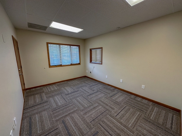 Listing Image #3 - Office for lease at 3001 Spring Mill Dr, Springfield IL 62704