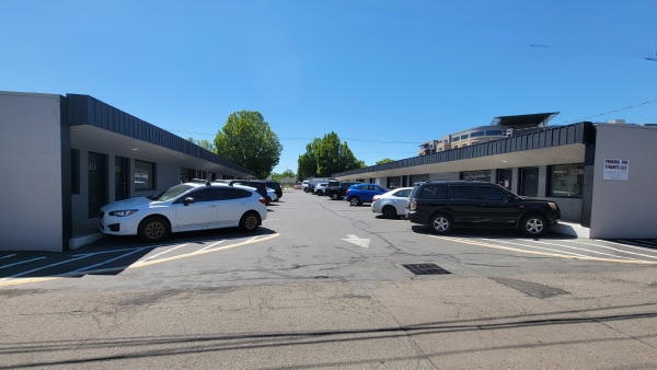 Listing Image #3 - Retail for lease at 810-870 Commercial St SE, Salem OR 97302