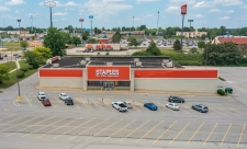 Retail property for lease in Akron, OH