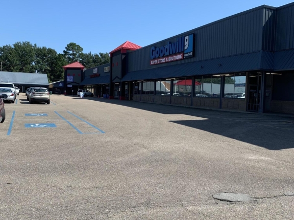 Listing Image #1 - Retail for lease at 12100 Highway 49, Gulfport MS 39503