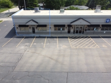 Retail property for lease in Algonquin, IL