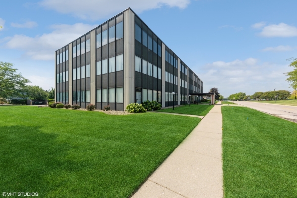 Listing Image #2 - Office for lease at 666  Russel Court, Woodstock IL 60098