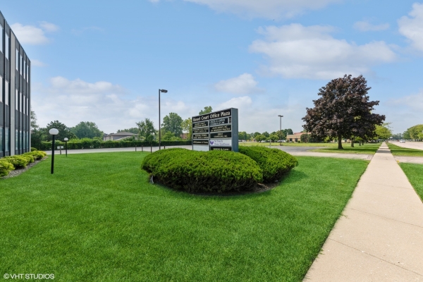 Listing Image #3 - Office for lease at 600  Russel Court, Woodstock IL 60098