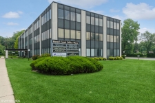 Office for lease in Woodstock, IL