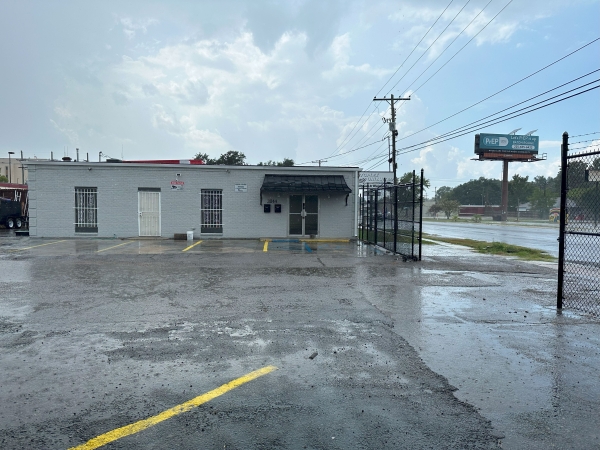 Listing Image #1 - Retail for lease at 3844 Florida Blvd, Baton Rouge LA 70806