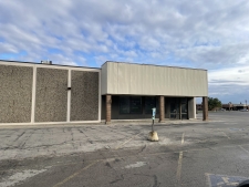 Listing Image #1 - Retail for lease at 208 Charleston Ave., Mattoon IL 61938
