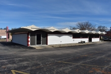 Retail property for lease in Janesville, WI
