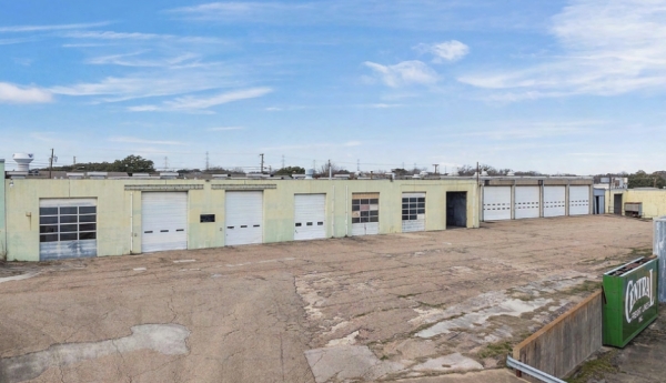 Listing Image #2 - Industrial for lease at 5601 W Waco Dr, Suite 2, Waco TX 76710
