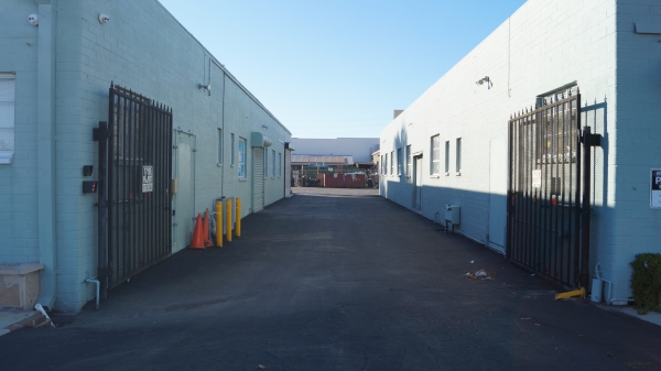 Listing Image #3 - Industrial for lease at 7617 Hayvenhurst Avenue, Los Angeles CA 91406