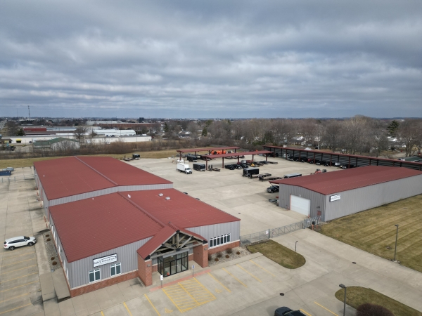 Listing Image #1 - Industrial for lease at 1720 Anthony Dr, Champaign IL 61821