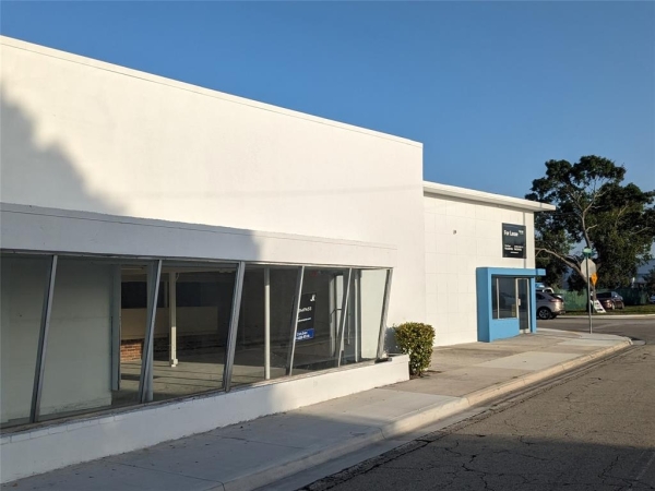 Listing Image #2 - Retail for lease at 2301 S Andrews, Fort Lauderdale FL 33316