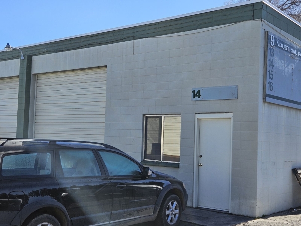 Listing Image #1 - Industrial for lease at 740 SE 9th Street, Unit 14, Bend OR 97702