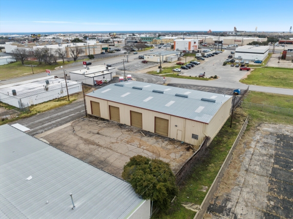 Listing Image #2 - Industrial for lease at 216 Kelly St, Waco TX 76710