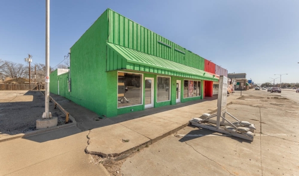 Listing Image #2 - Retail for lease at 1607 University Ave, Lubbock TX 79401