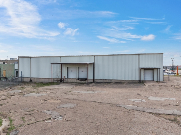 Listing Image #2 - Industrial for lease at 5601 Waco Dr, Suite 1, Waco TX 76710