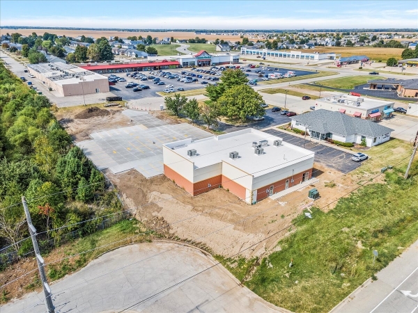 Listing Image #3 - Retail for lease at 1000-1004 Jason Pl, Chatham IL 62629