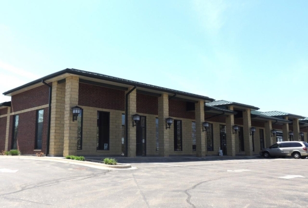 Listing Image #2 - Others for lease at 2128 Midlands Court 107, Sycamore IL 60178