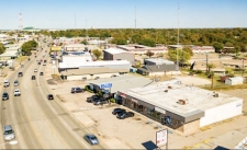 Listing Image #3 - Retail for lease at 711 Lake Air Dr, Waco TX 76710