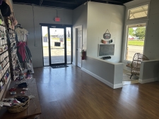 Retail property for lease in Nederland, TX