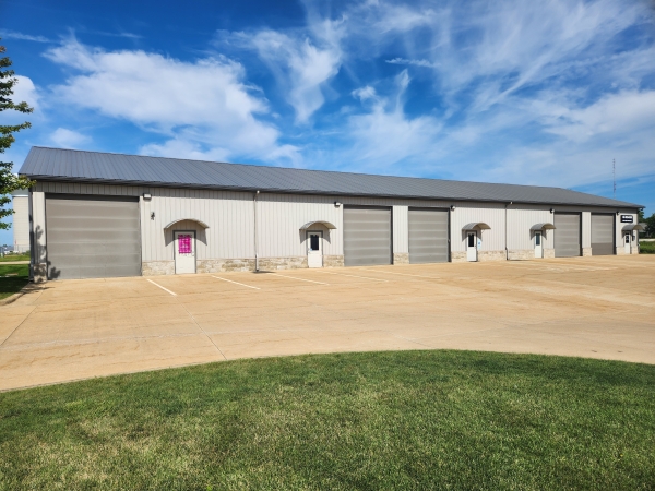 Listing Image #2 - Industrial for lease at 2702 Hundman Dr. Unit 6, Champaign IL 61822