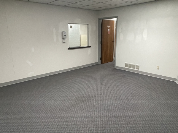 Listing Image #2 - Office for lease at 905 Macomb Suite 2, Monroe MI 48162