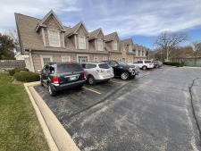 Office for lease in Cary, IL