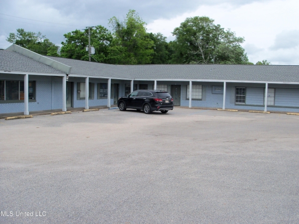 Listing Image #1 - Office for lease at 1900 Pass Road , C, Gulfport MS 39501