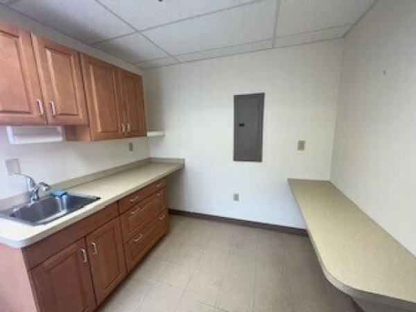 Listing Image #3 - Office for lease at 680 Main St, Cheshire CT 06410