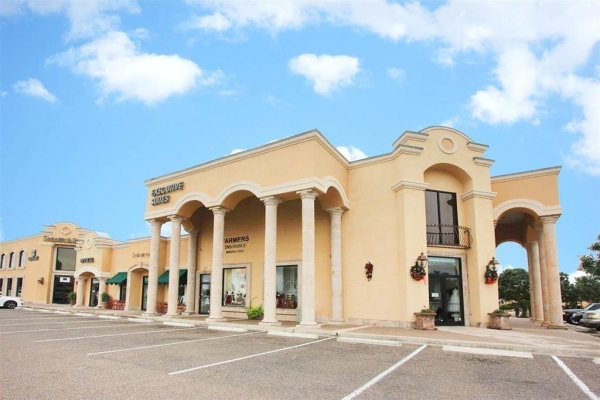 Listing Image #3 - Industrial for lease at 107 Calle Del Norte, Laredo TX 78041