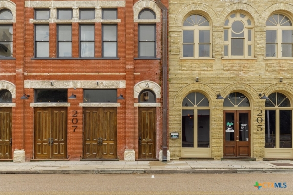 Listing Image #3 - Office for lease at 207 E Constitution Street 8, Victoria TX 77901