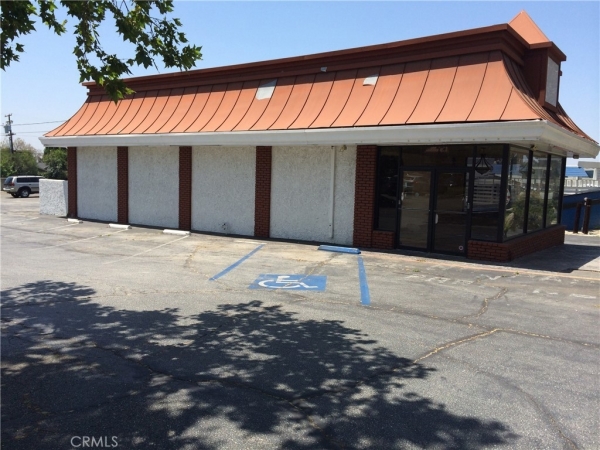 Listing Image #1 - Others for lease at 956 W Foothill Boulevard, Claremont CA 91711