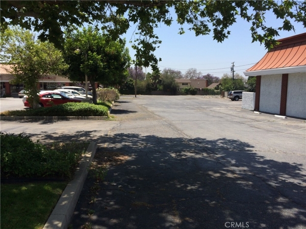 Listing Image #3 - Others for lease at 956 W Foothill Boulevard, Claremont CA 91711
