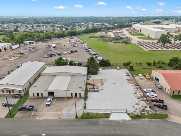 Listing Image #3 - Land for lease at 405 Milton St, Suite B, Hewitt TX 76643