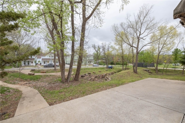 Listing Image #3 - Retail for lease at 796 S School, Fayetteville AR 72701