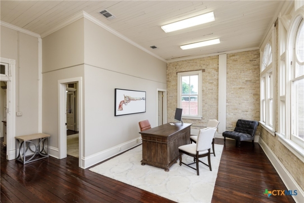 Listing Image #3 - Office for lease at 207 E Constitution Street 1, Victoria TX 77901