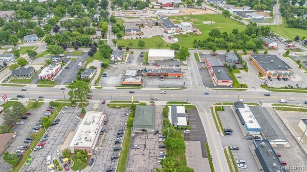 Listing Image #2 - Others for lease at 517 S Main Unit #515, Lapeer MI 48446