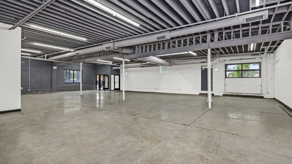 Listing Image #1 - Industrial for lease at 4256 West Diversey Avenue, Chicago IL 60639