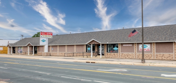 Listing Image #1 - Retail for lease at 1418 N Riverfront Dr, Mankato MN 56001