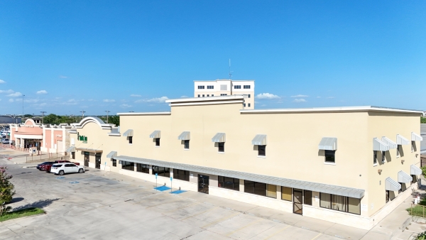 Listing Image #2 - Office for lease at 8915 San Dario Avenue, Laredo TX 78045