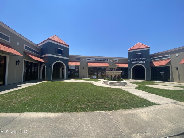 Listing Image #1 - Retail for lease at 8775 Old Spanish Trail , D, Ocean Springs MS 39564