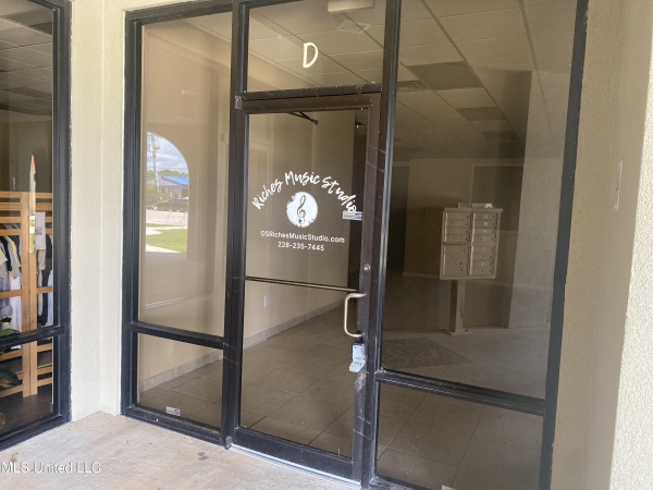 Listing Image #2 - Retail for lease at 8775 Old Spanish Trail , D, Ocean Springs MS 39564