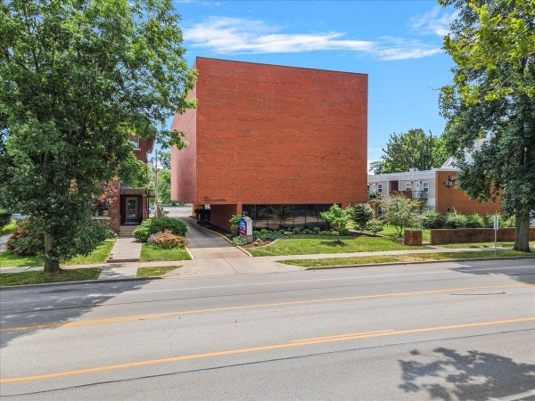 Listing Image #1 - Office for lease at 828 2nd St, Springfield IL 62704